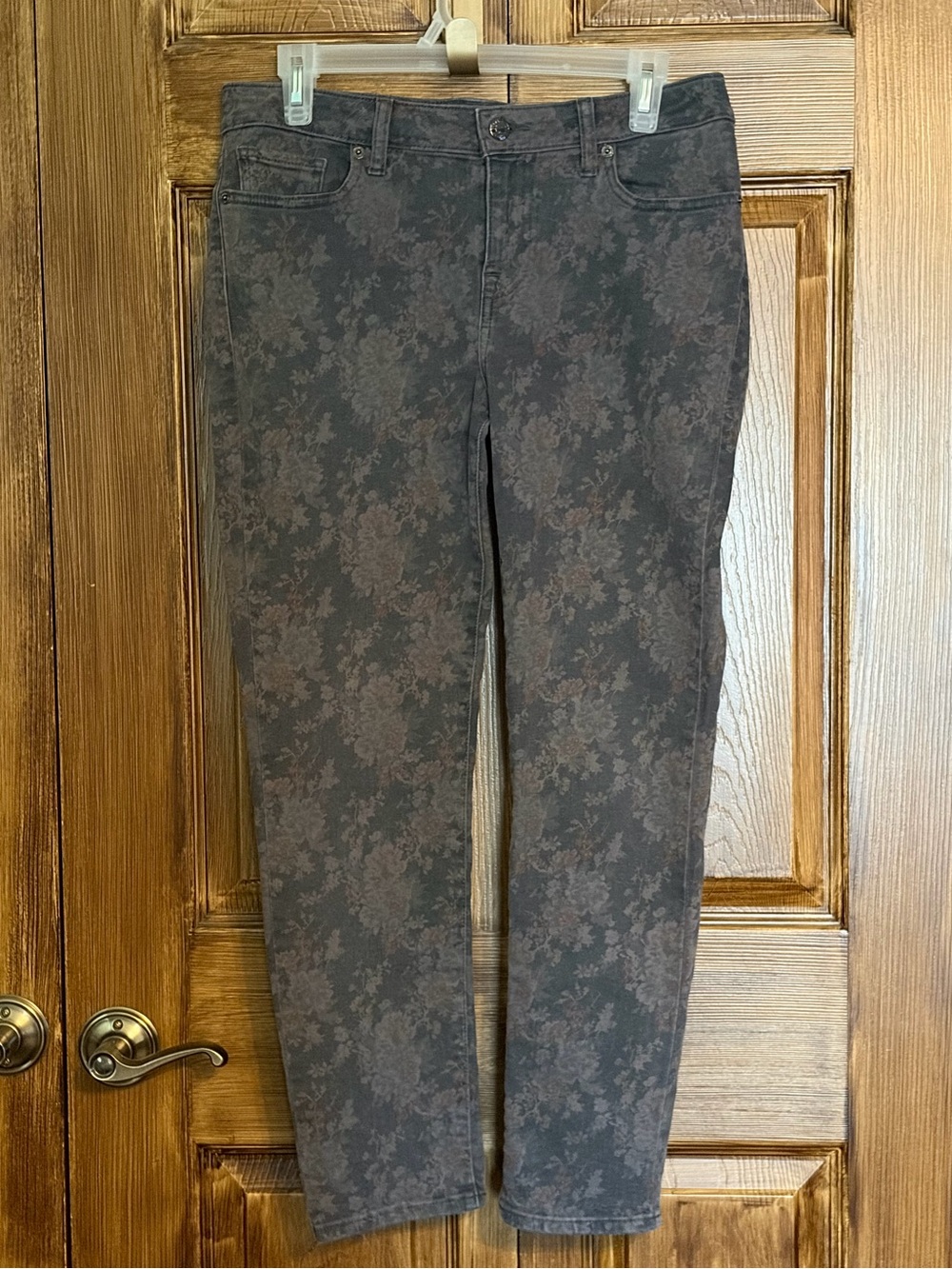 Lucky Brand Floral-Print Lolita Skinny Ankle Jeans w/ Grey & Brown floral
